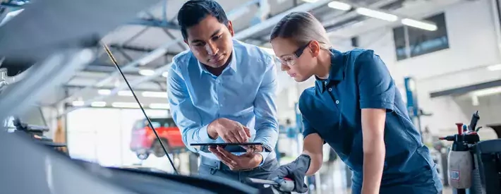 Female mechanic, institute of the motor industry, automotive, motor industry 